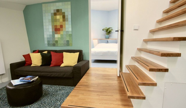 Cozy & comfortable suite on houseboat close 2 historical center