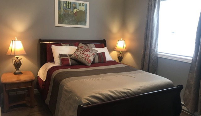 Cozy & Compact 1BR Pad - Private & Centrally Located
