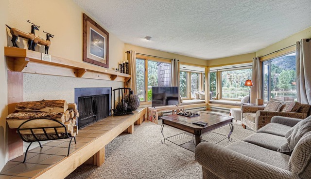 Cozy Condo on Keystone Lake