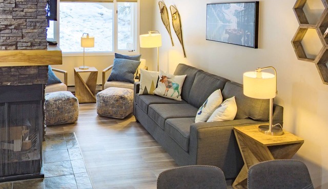 Cozy & Convenient Mountain Getaway | Ski In/Out | Hot Tub | Fireplace | Sleeps 8