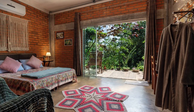 Cozy cottage with woodland and fire pit in Chapada dos Guimarães