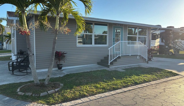 Cozy cottage near Ft Myers beach, Sanibel Captiva Pet Friendly!