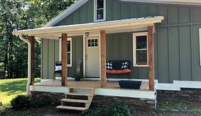 Cozy Cottage near the Dan River