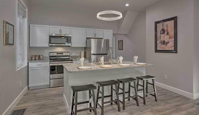 Cozy Covington Home ~ 2 Mi to Dtwn Cincinnati