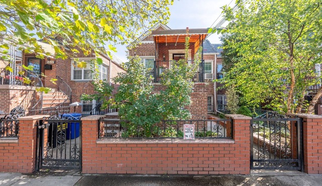 Cozy Delightful 2-bedroom apartment with AC in Brooklyn
