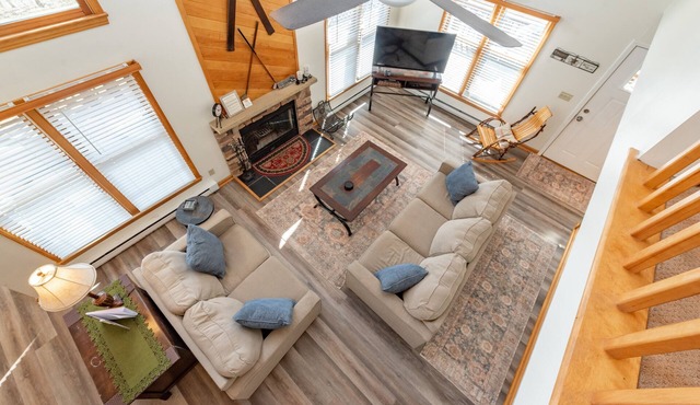 Cozy Dog Friendly Mountain Getaway w/Hot Tub