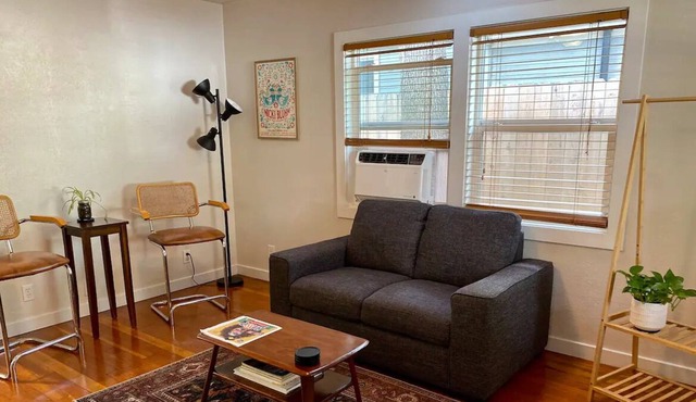 Cozy downtown bungalow near Bidwell Park