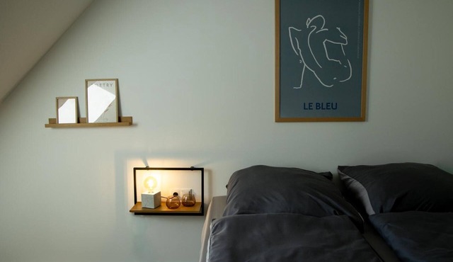 Cozy Downtown Room with Private Bathroom - 8