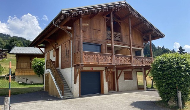 Cozy duplex for 4 in Crest-Voland, near slopes, parking, wifi