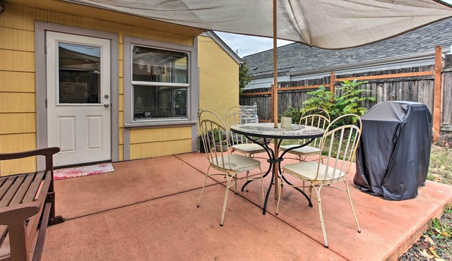 Cozy Eugene Escape w/ Private Yard & Grill!