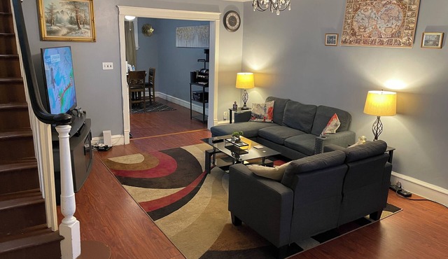 Cozy Event House - Bdays, Showers - Gather - Party- 4BR Home - Max 16 Guests