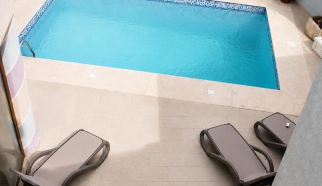 Cozy Family Room with Pool & Vineyard Views in Marsaxlokk