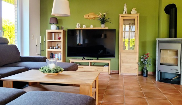 Cozy first floor apartment with garden directly on Lake Plau