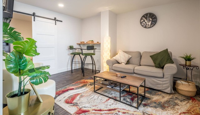 Cozy Fully-Equipped 2 Bedroom Suite