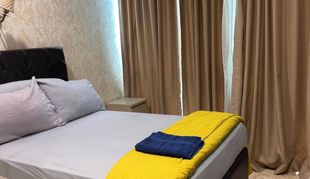 Cozy gated studio apartment in Central Jakarta with AC, fitness room, and pool