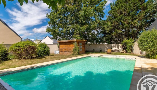Cozy Gîte with Shared Heated Pool near Angers