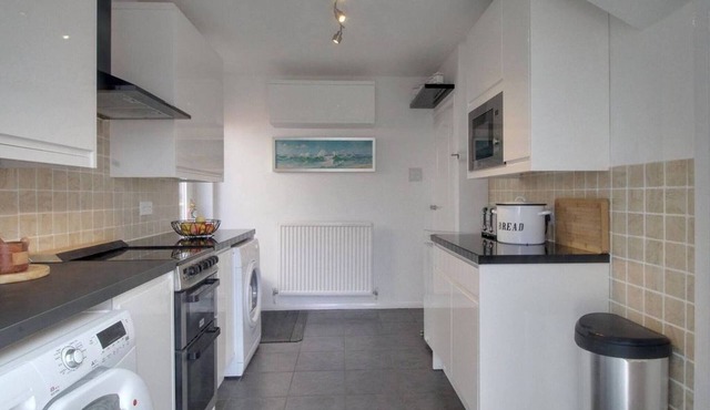 Cozy Guest Room in Aldershot Perfect for Solo Travellers