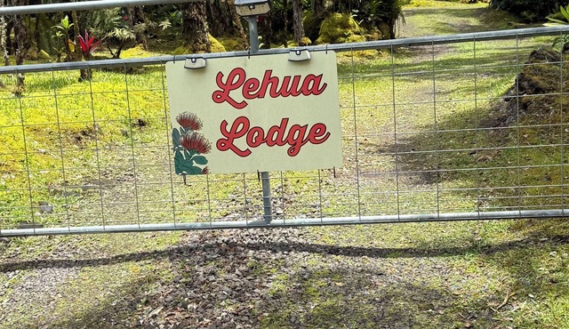 COZY HIDEAWAY IN THE OHIA RAINFOREST LOCATED BELOW VOLCANO NATIONAL PARK