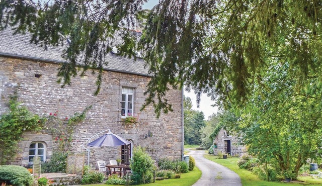 Cozy home in Bonnemain with WiFi