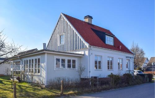 Cozy Home In Brantevik With House Sea View