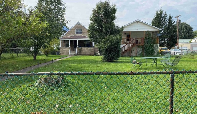 Cozy home in South Charleston!