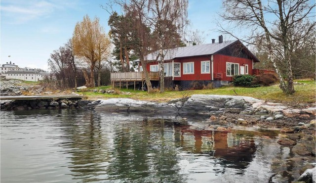 Cozy Home In Vikbolandet With Sauna