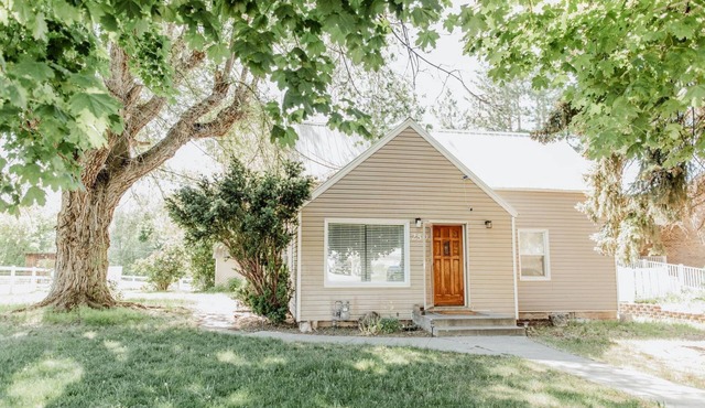 Cozy Home: Near Lake, Trails & Logan! Dog Friendly