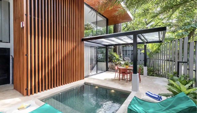Cozy Home Steps from Yoga Surf & Restaurants