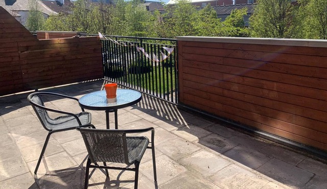 Cozy home with Large Balcony, Coffee machine and free parking
