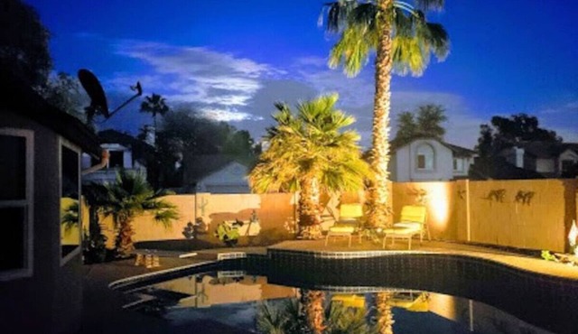 Cozy Home with Sparkling Diving Pool/N. Phoenix