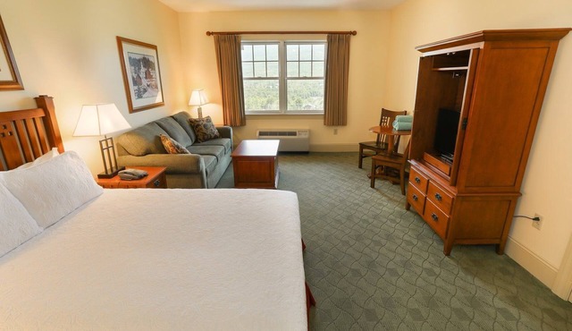Cozy Hunter Mountain Studio | Queen Bed & WiFi