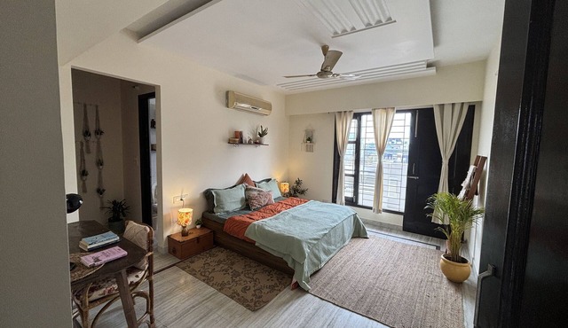 Cozy Boho retreat w/living room, terrace, balcony and private entrace.