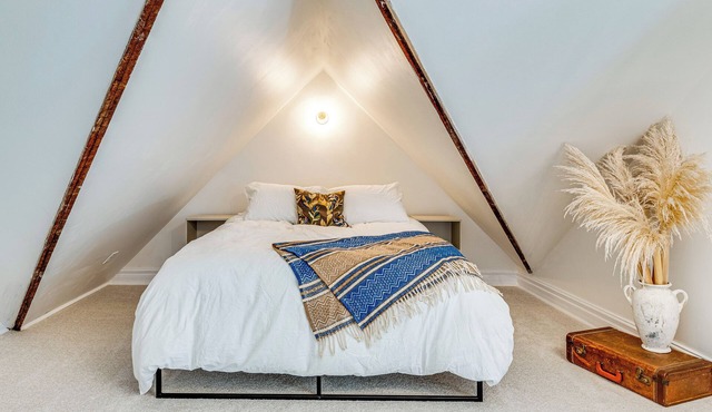 Cozy Indianapolis Vacation Rental w/Micro Farm!