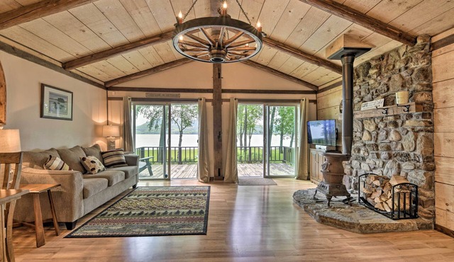Cozy Lake Champlain Cottage w/Beautiful View
