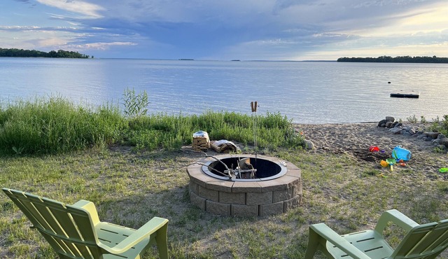 Cozy Lake Front Home with private beach on Leech
