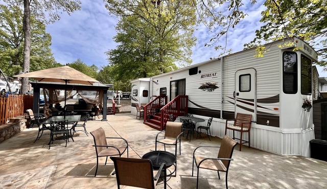 Cozy Lake Getaway at Badin Shores Resort! Beach - Pool - FUN!