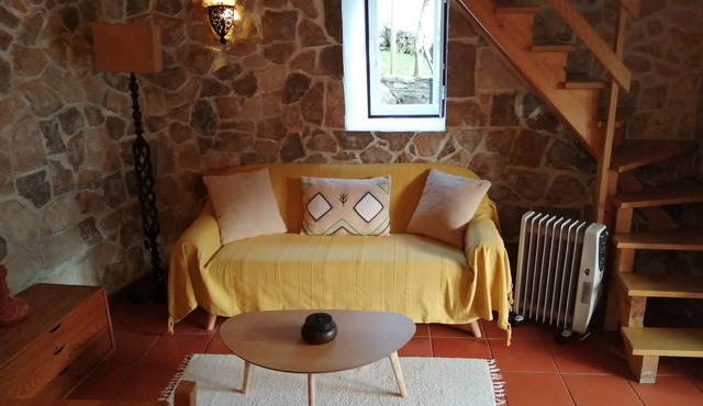 Cozy Little house between the mountain and the sea