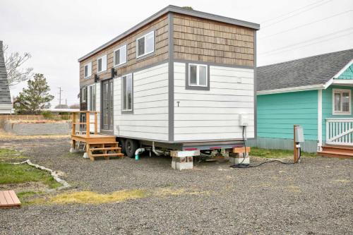 Cozy Loft Tiny House by Ocean Spray Beach