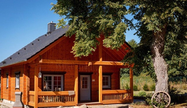 Cozy log cabin