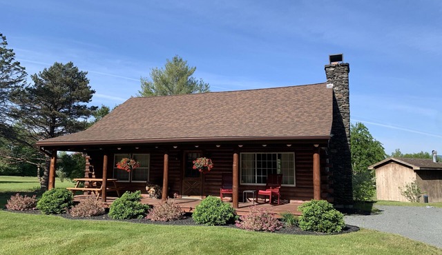 Cozy log cabin in the heart of the Green Mountains