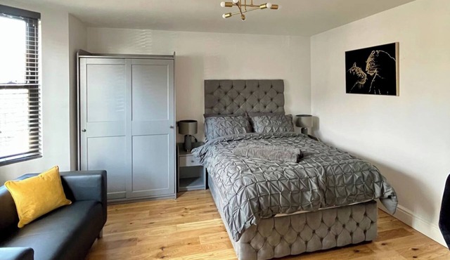 Cozy London Apartment , 2 minutes to tube!