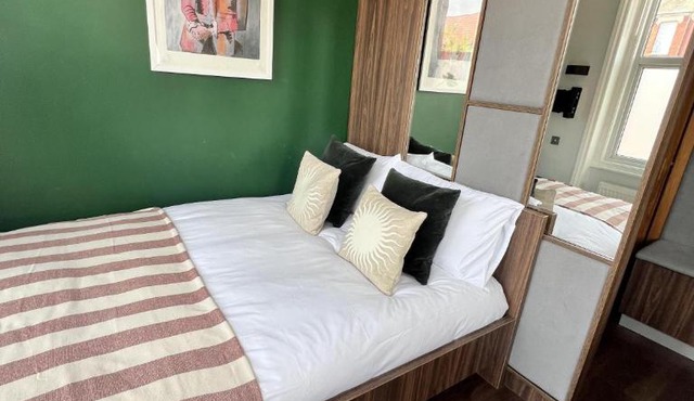 Cozy London Apartment with Great Location