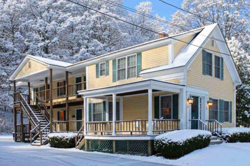 Cozy Ludlow Escape