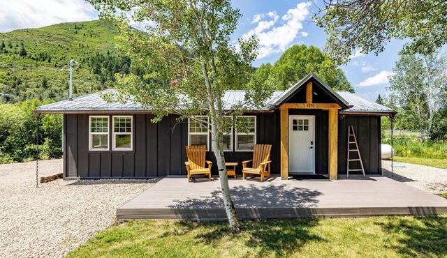 Cozy Luxury River Front Home in Kamas with Hot Tub
