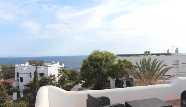 Cozy Mediterranean holiday home, just a few minutes from the sandy beach