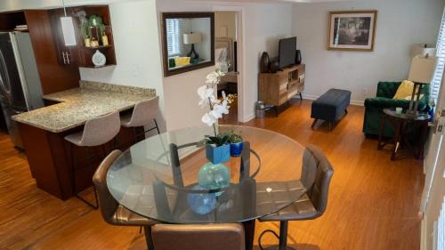 Cozy Midtown Garden Apartment | Walk the Beltline.