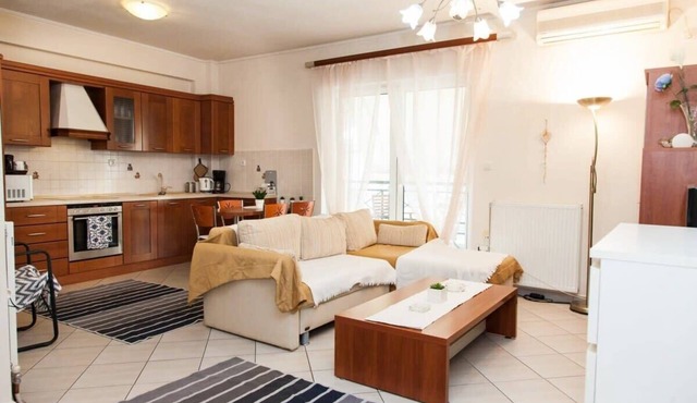 Cozy modern apt in Peristeri