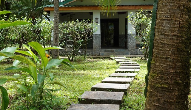 Cozy Modern Casita Near Tamarindo with Tropical Shared Pool Area