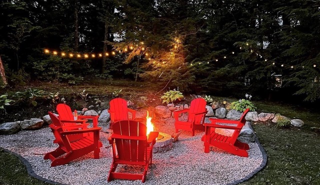 Cozy & Modern Muskoka Escape | 1 min walk to lake | Pet friendly