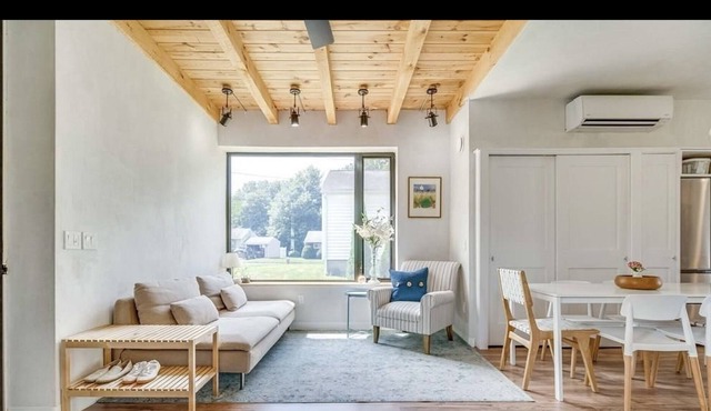 Cozy modern solar hideaway on the bike path!